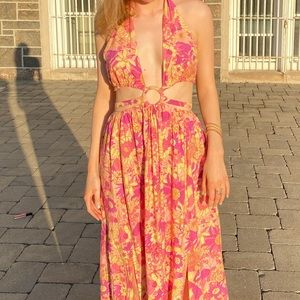 BEAUTIFUL SUMMER MAXI DRESS WITH CUT OUTS